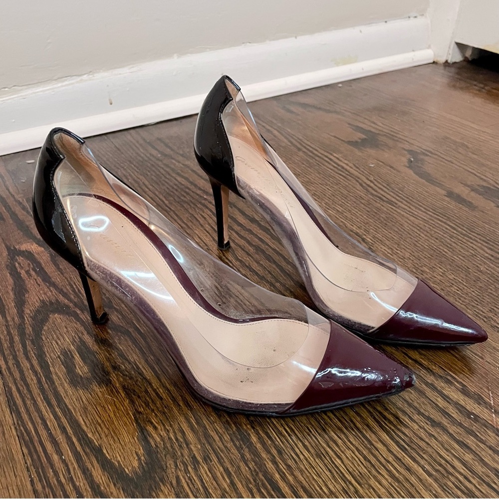 Gianvito Rossi Black and Burgundy Patent Leather Pointed Toe Pumps